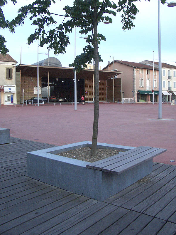 Red Place Spot Street Mont de Marsan Skate Spot 3/5