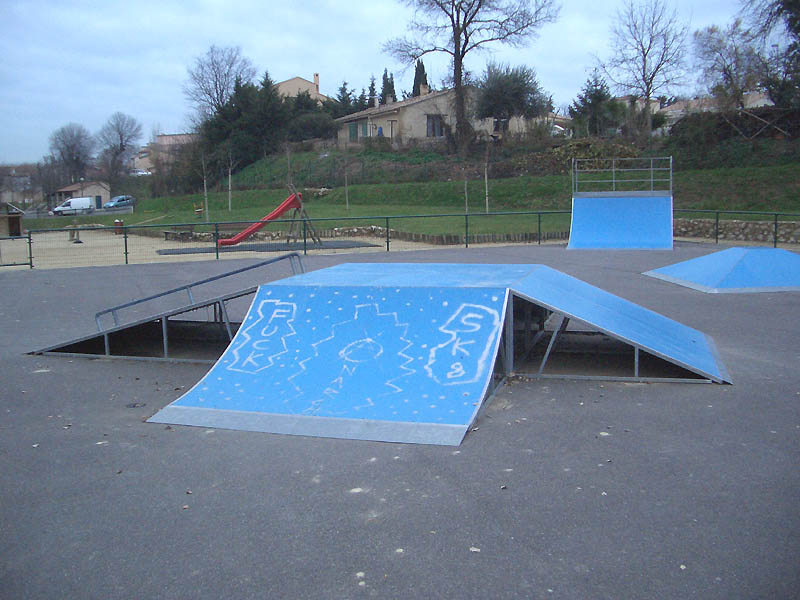 Maison des Assos Skatepark Montagnac Skate Spot 2/5