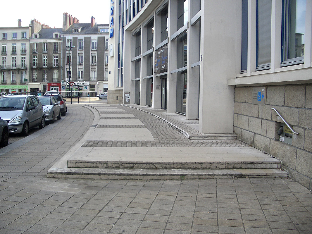 Cram Spot Street Nantes Skate Spot 4/5