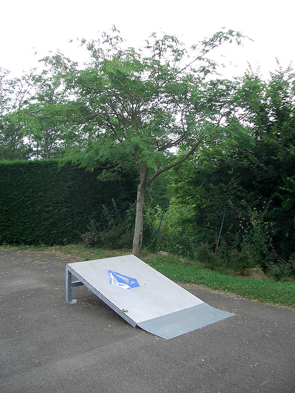 Parking Skatepark Nousse Skate Spot 1/5