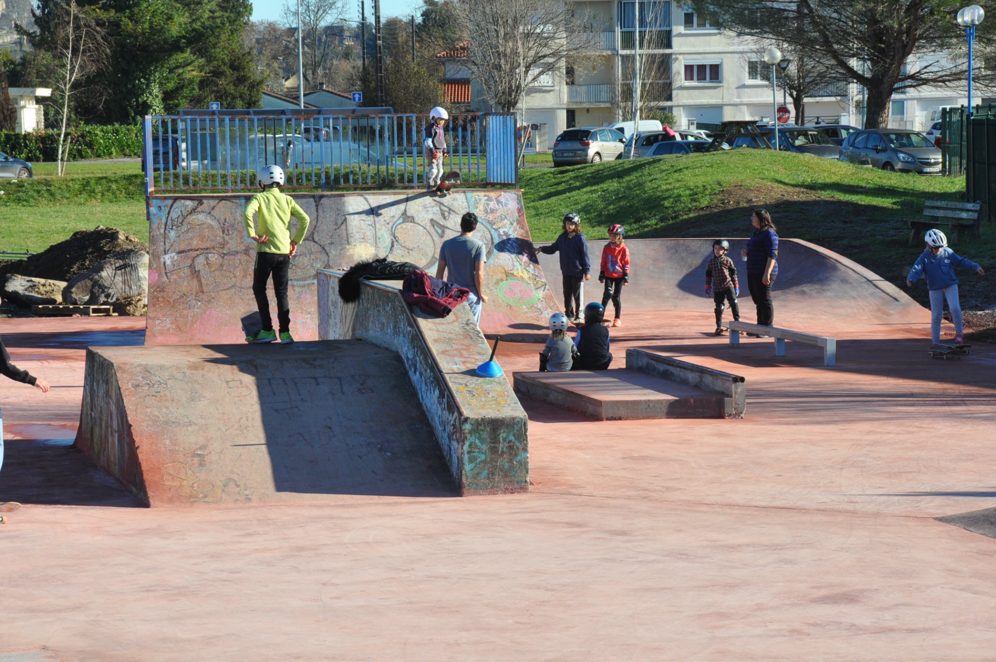 Collège Tristan Skatepark Oloron Sainte Marie Skate Spot 4/5