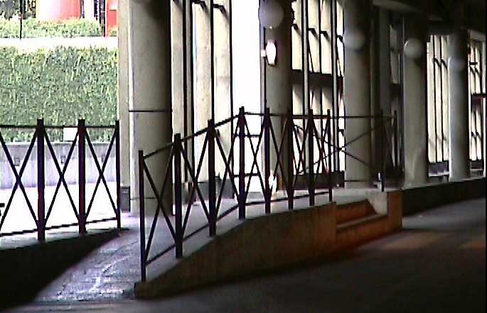 La Villette Parking Indoor Paris Skate Spot 4/5