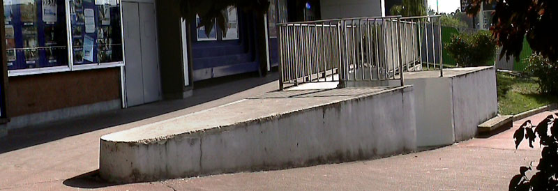 Palais des Congrès Spot Street Paris Skate Spot 3/5