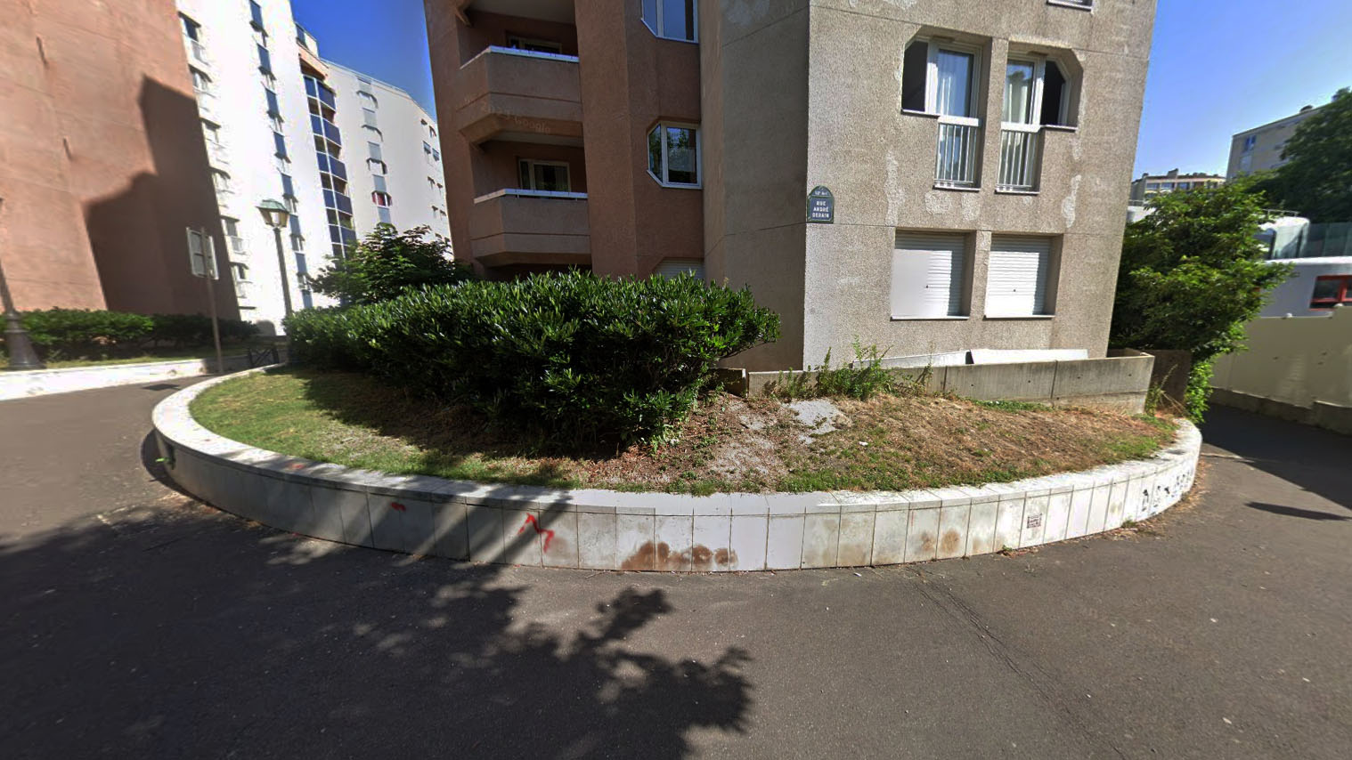 Laurencin Street Spot Street Paris Skate Spot 3/5