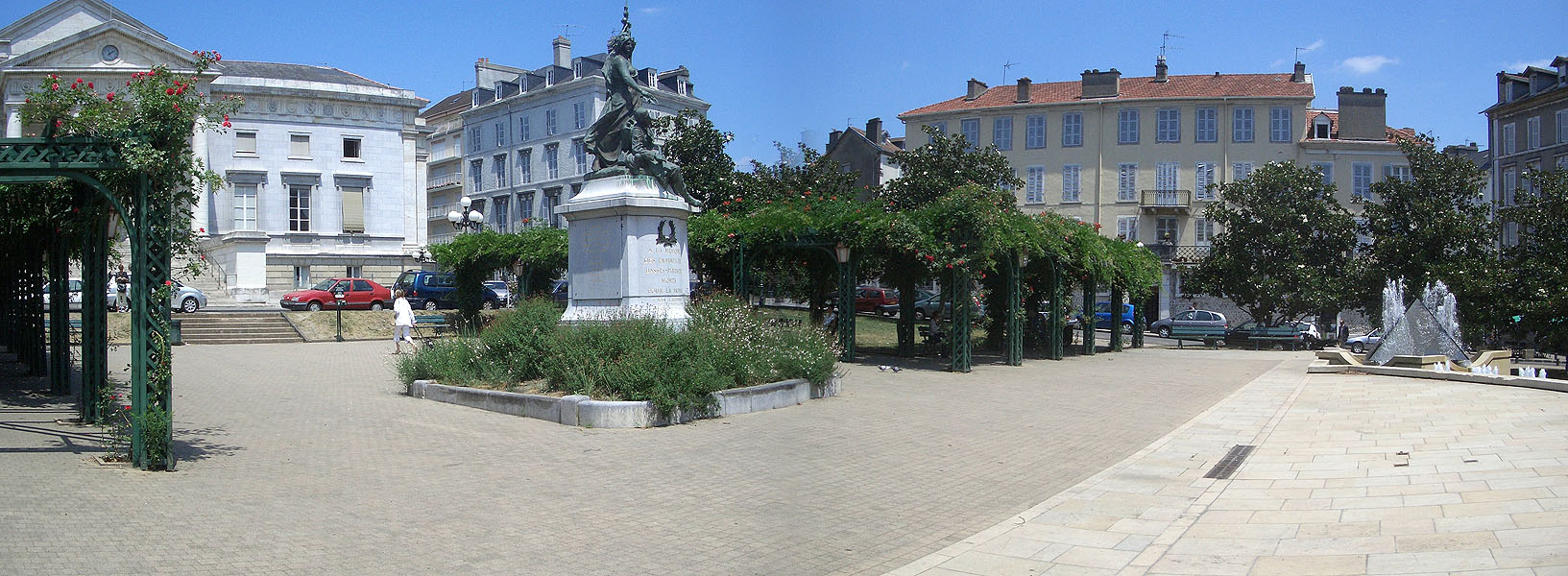 Palais de Justice Spot Street Pau Skate Spot 4/5
