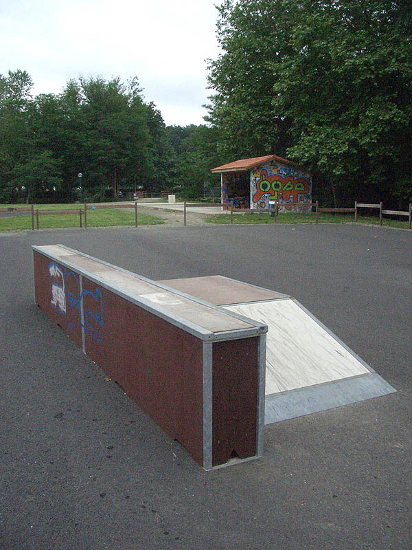 Pouillon Skatepark Pouillon Skate Spot 2/5
