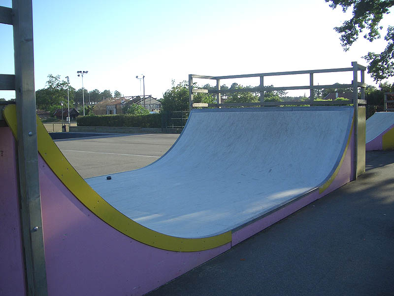 Le Fronton Skatepark Rion des Landes Skate Spot 2/5