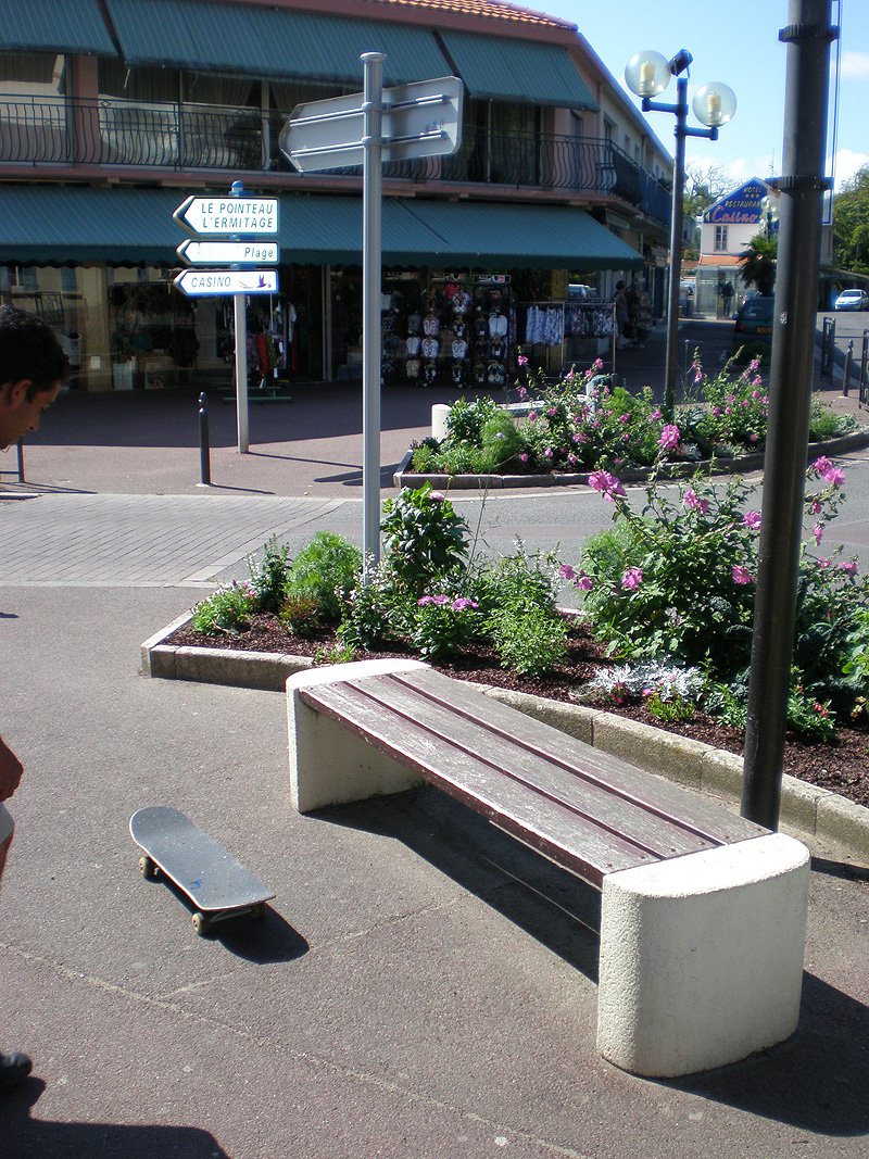 Casino Spot Street Saint Brevin les Pins Skate Spot 2/5