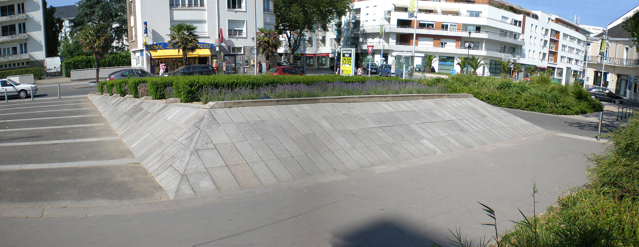 Église de St Nazaire Spot Street Saint Nazaire Skate Spot 4/5