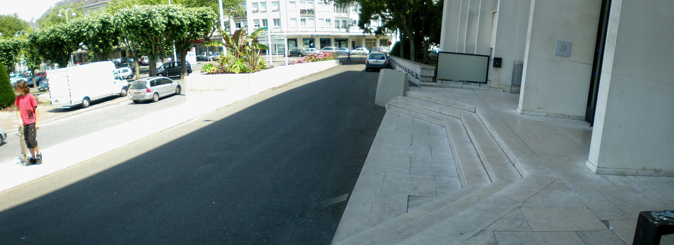 Hôtel de ville Plaza Saint Nazaire Skate Spot 4/5