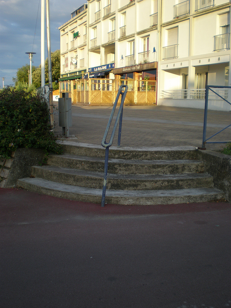 Le Port Spot Street Saint Nazaire Skate Spot 4/5