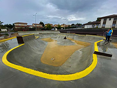 St Pierre du Mont Skatepark Saint Pierre du Mont Skate Spot 4/5