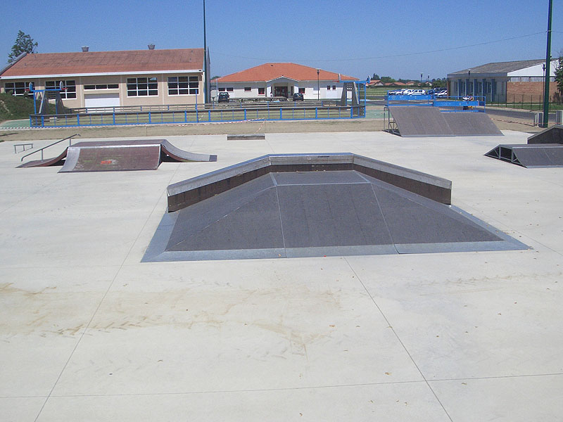 Le Cap Skatepark Saint Sever Skate Spot 3/5