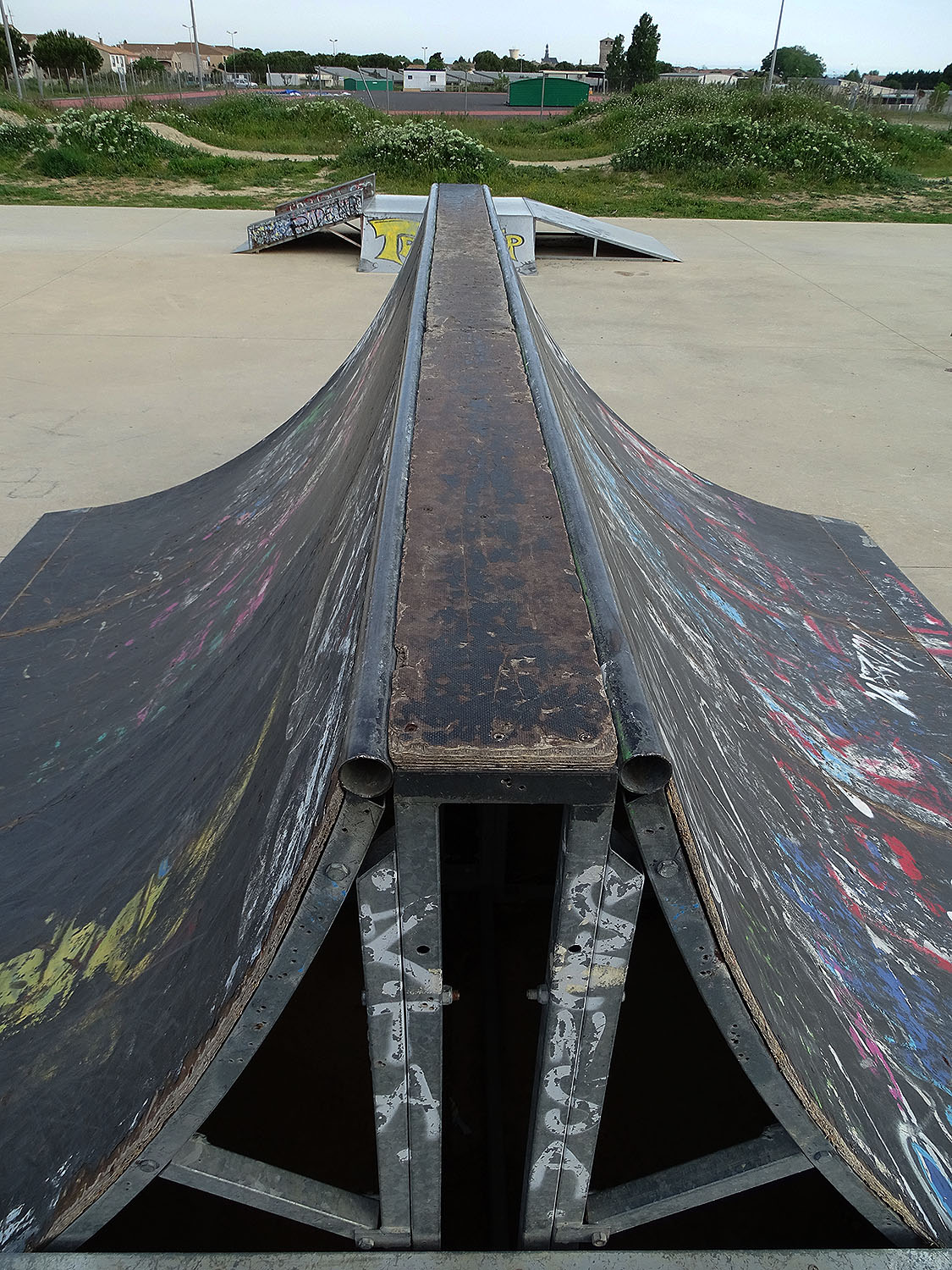Stade Mimoun Skatepark Villeneuve lès Maguelone Skate Spot 3/5