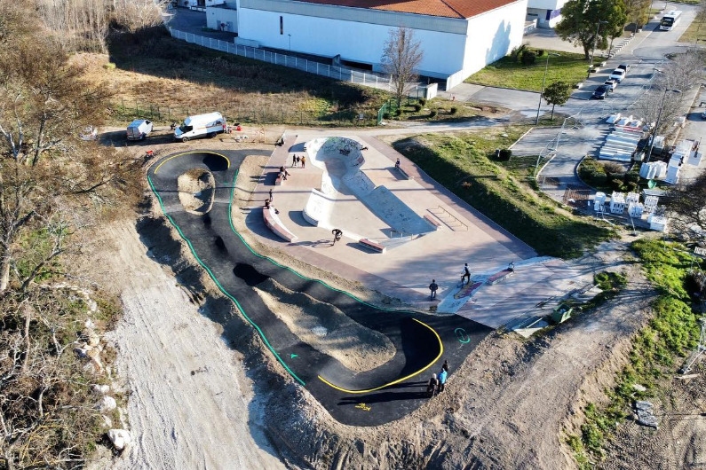 Simiane Skatepark Simiane Collongue Skate Spot 4/5