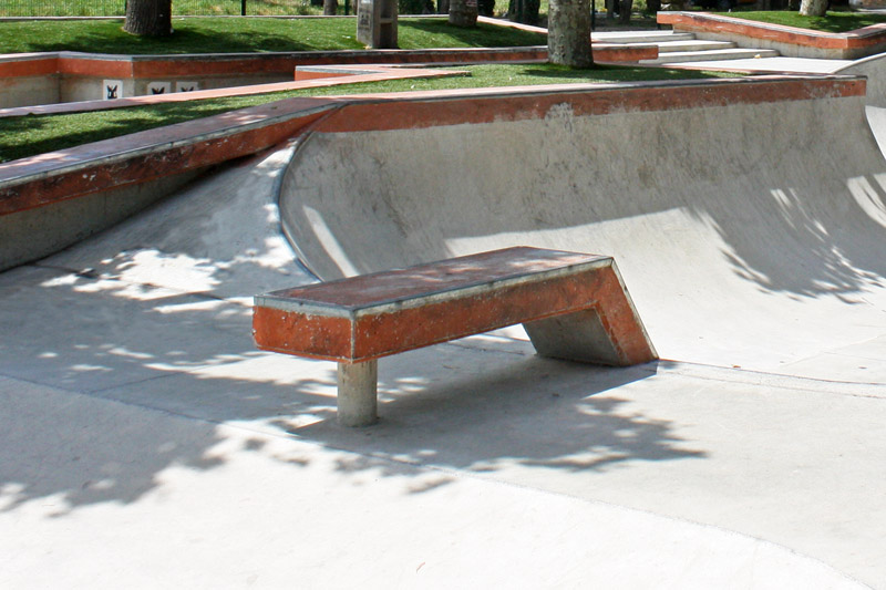 Carré de l'Espace Skatepark Mandelieu la Napoule Skate Spot 4/5