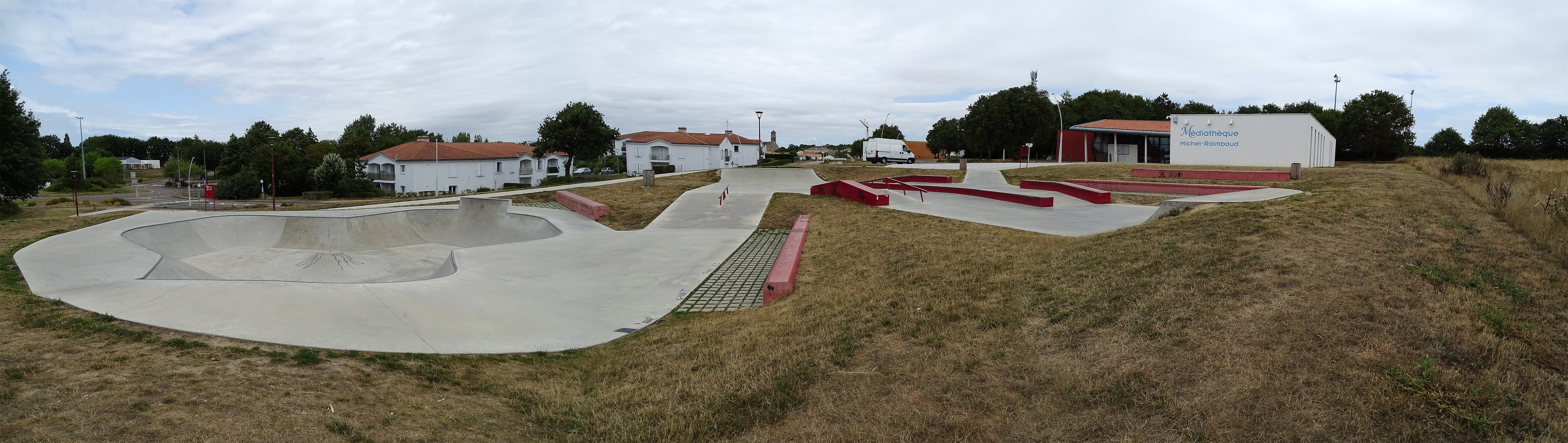 Médiathèque Rimbaud Skatepark Les Sables d' Olonne Skate Spot 4/5