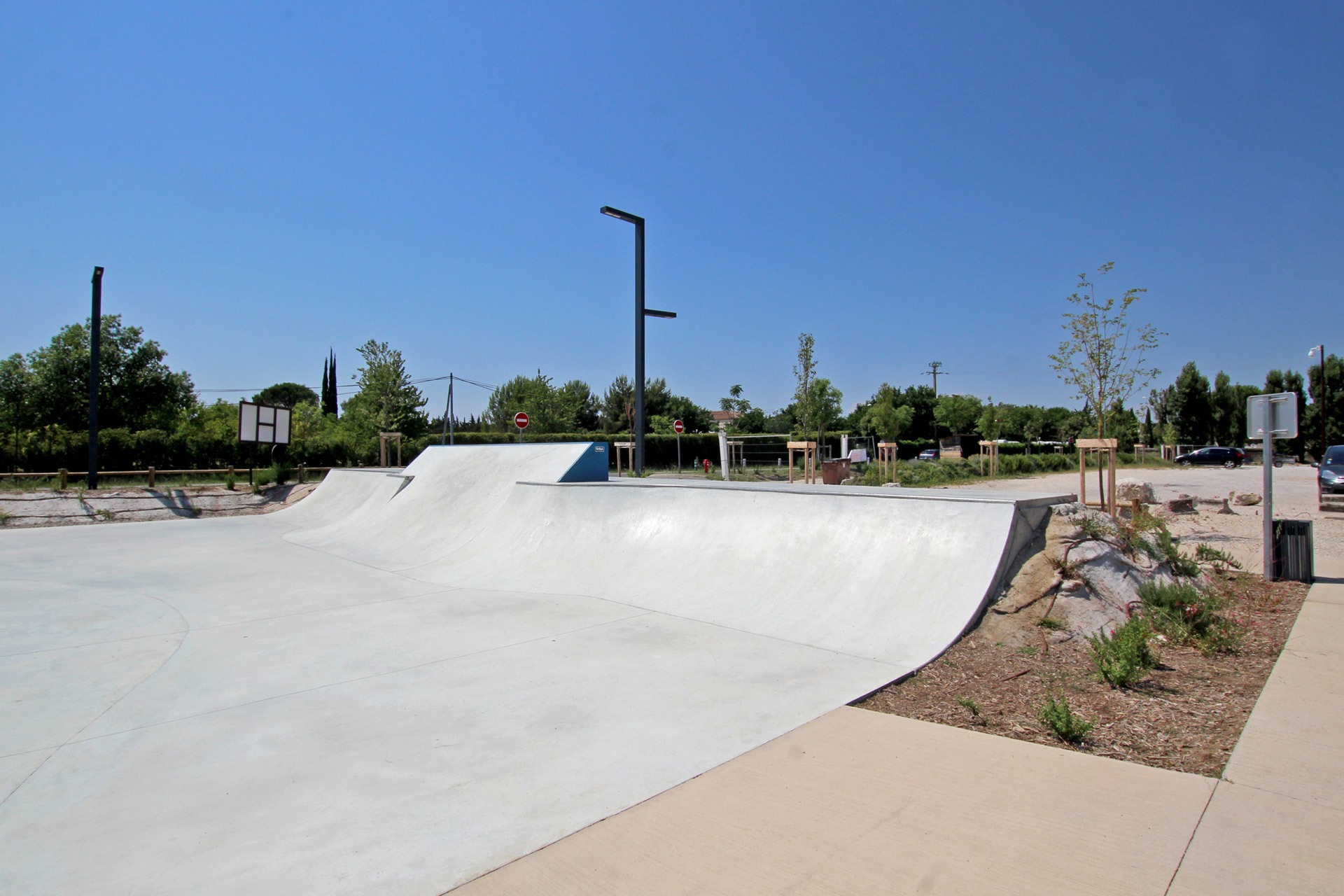 Isle Skatepark L' Isle sur la Sorgue Skate Spot 4/5