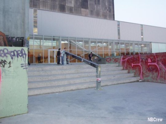 Halle de Glisse Out Spot Street Lille Skate Spot 5/5