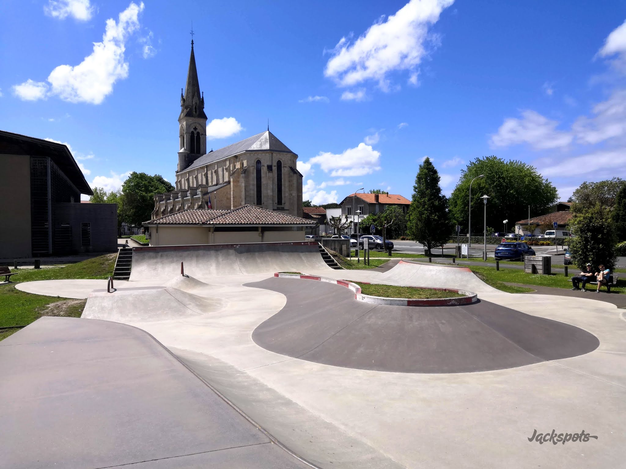 Hôtel de Ville Skatepark Carcans Skate Spot 3/5
