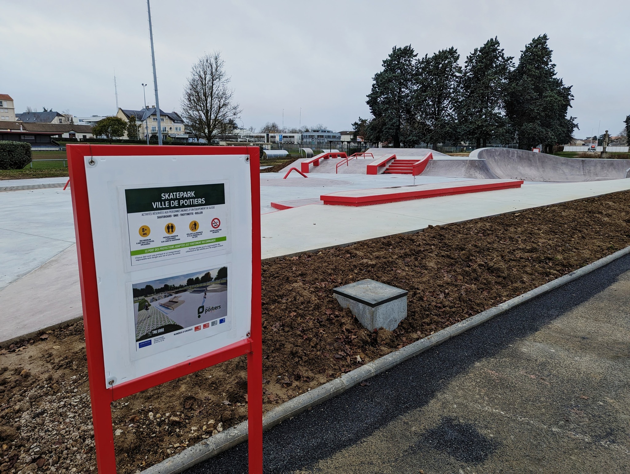 Rébeilleau Skatepark Poitiers Skate Spot 3/5