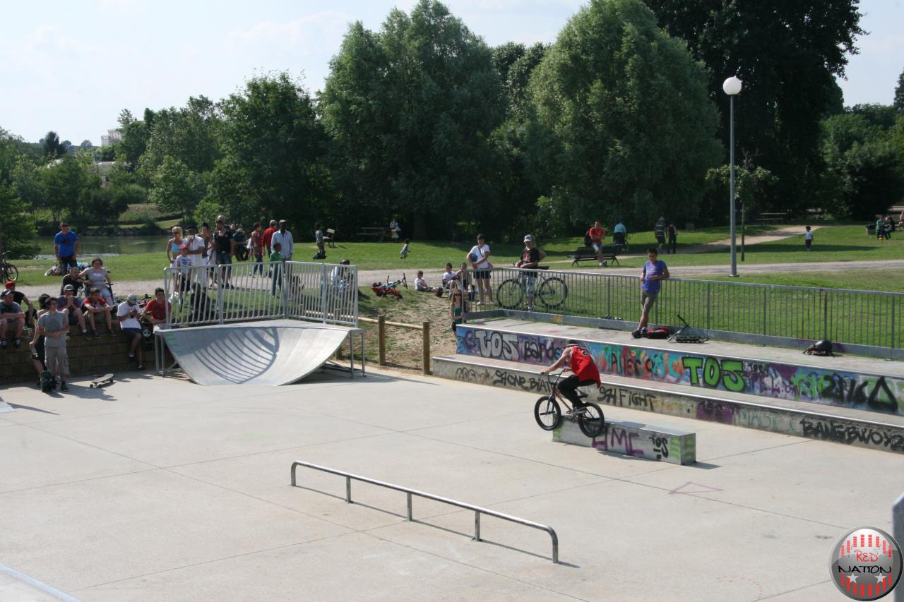 Lac des Closiers Skatepark Montargis Skate Spot 3/5