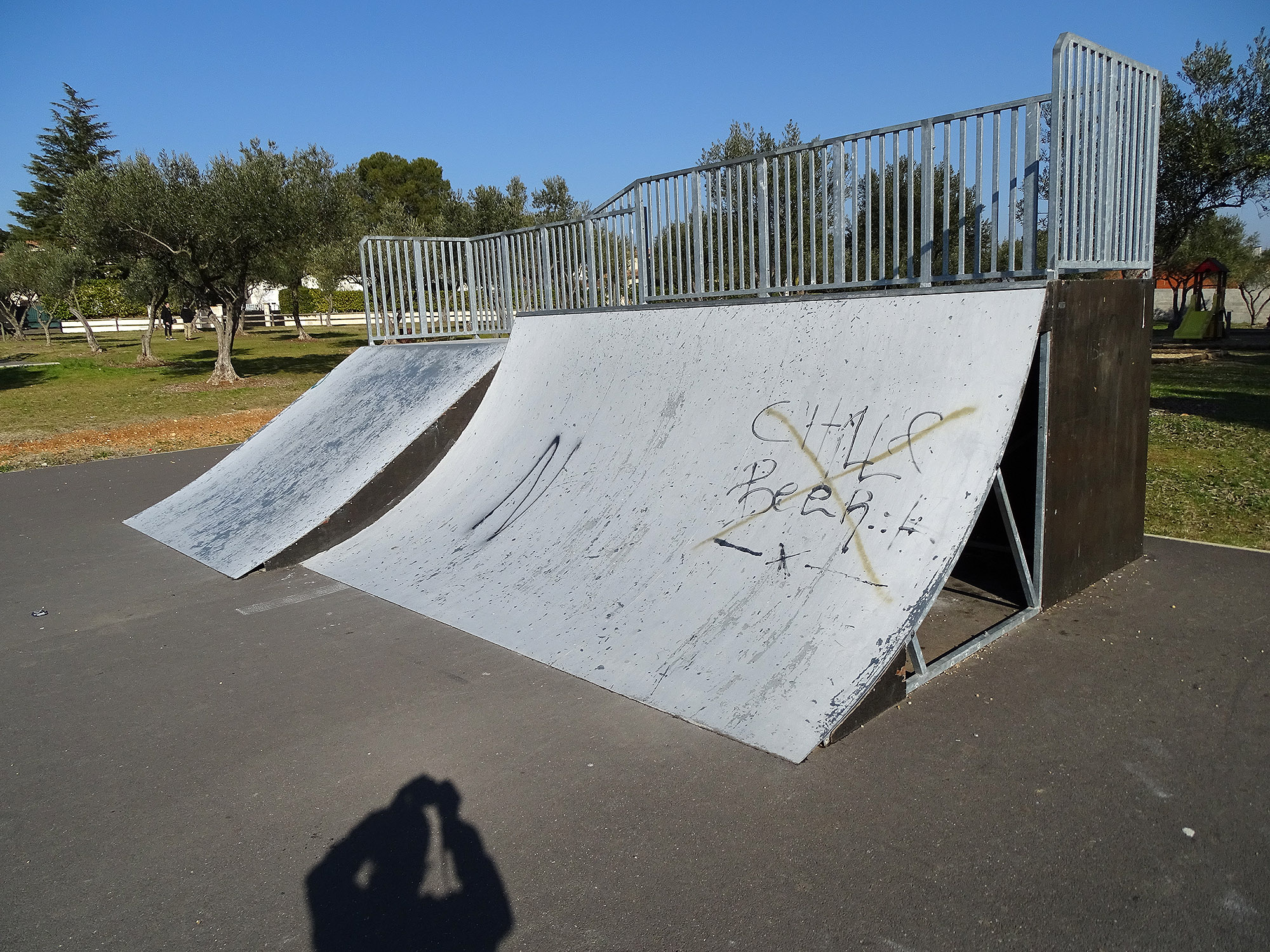 Parc des Olivettes Skatepark Saint Brès Skate Spot 3/5