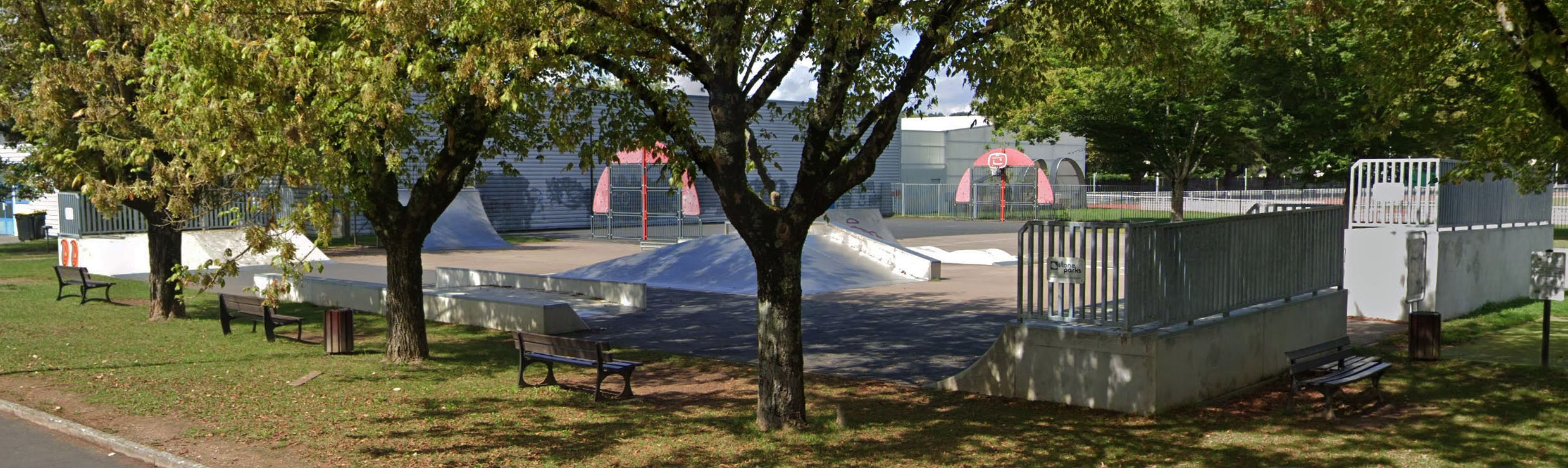 Stade Domenech Skatepark Brive la Gaillarde Skate Spot 2/5