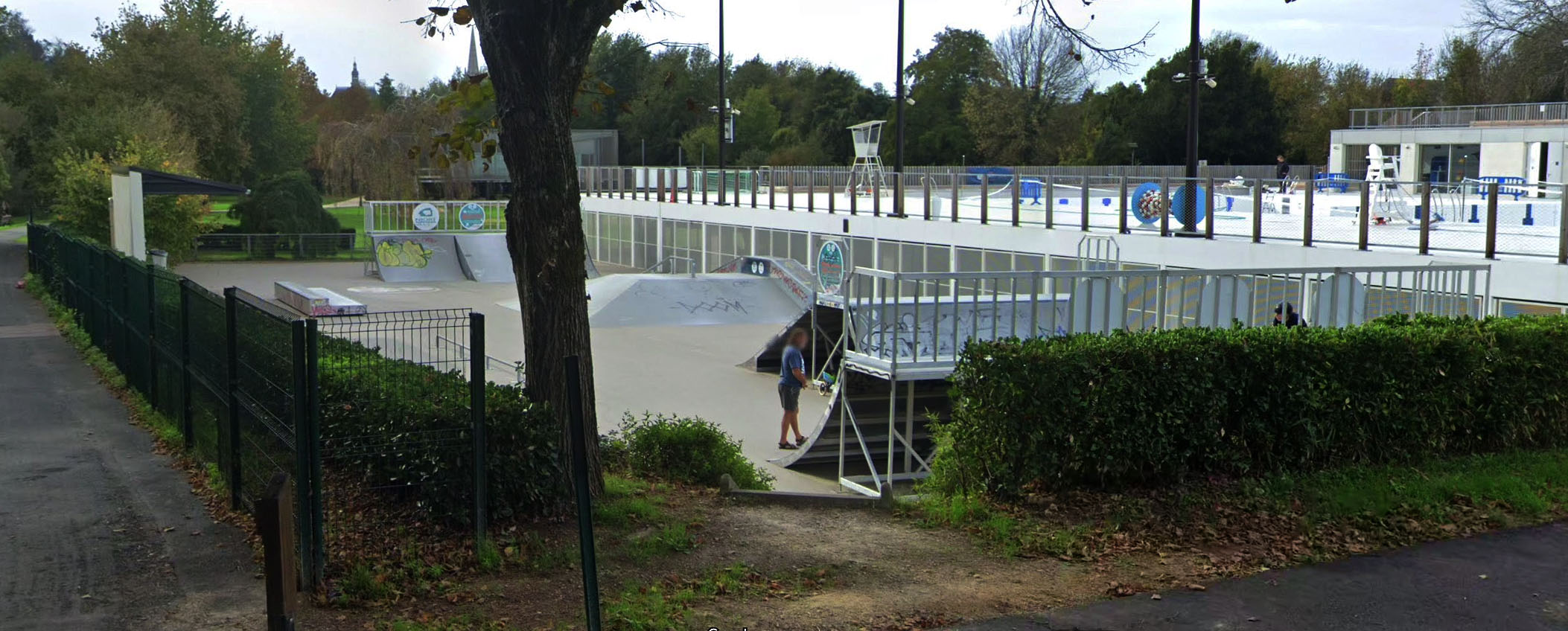 Parc du Pré Leroy Skatepark Niort Skate Spot 2/5