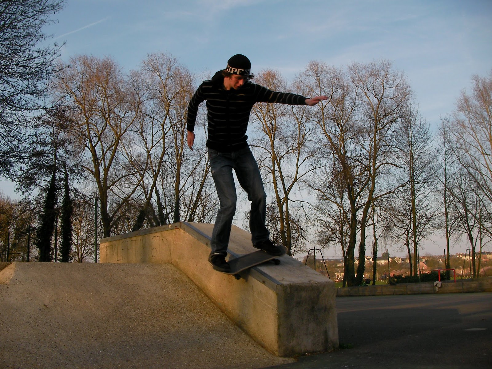 Parc Saint Pierre Do It Yourself Amiens Skate Spot 3/5