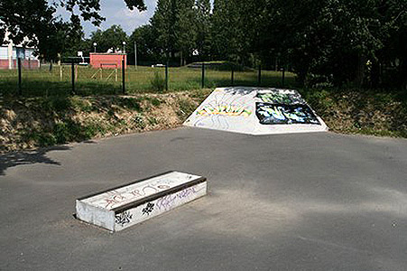 Collège Les Rochers Skatepark Vitré Skate Spot 2/5