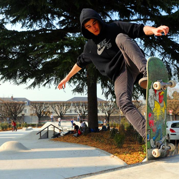 Place Michel Moser Spot Street Blois Skate Spot 3/5