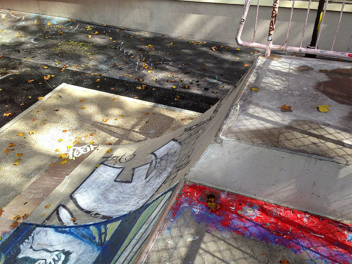 Jemmapes Skatepark Paris Skate Spot 3/5