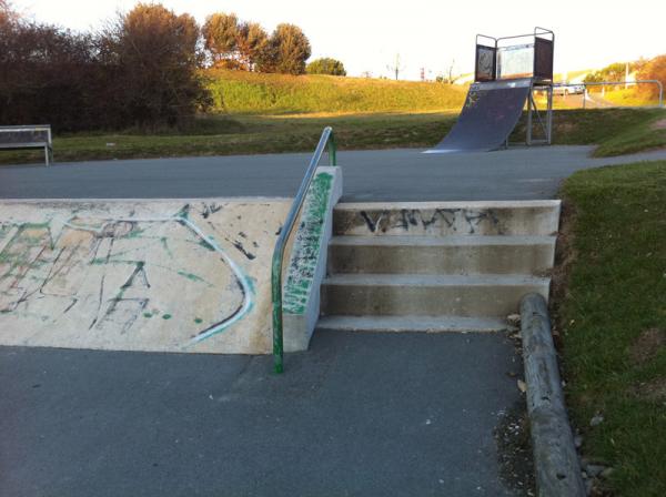 Le Lac Skatepark Saint Palais sur Mer Skate Spot 2/5