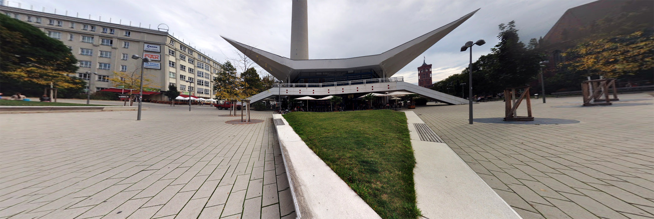 Fernsehturm Plaza Berlin Skate Spot 3/5