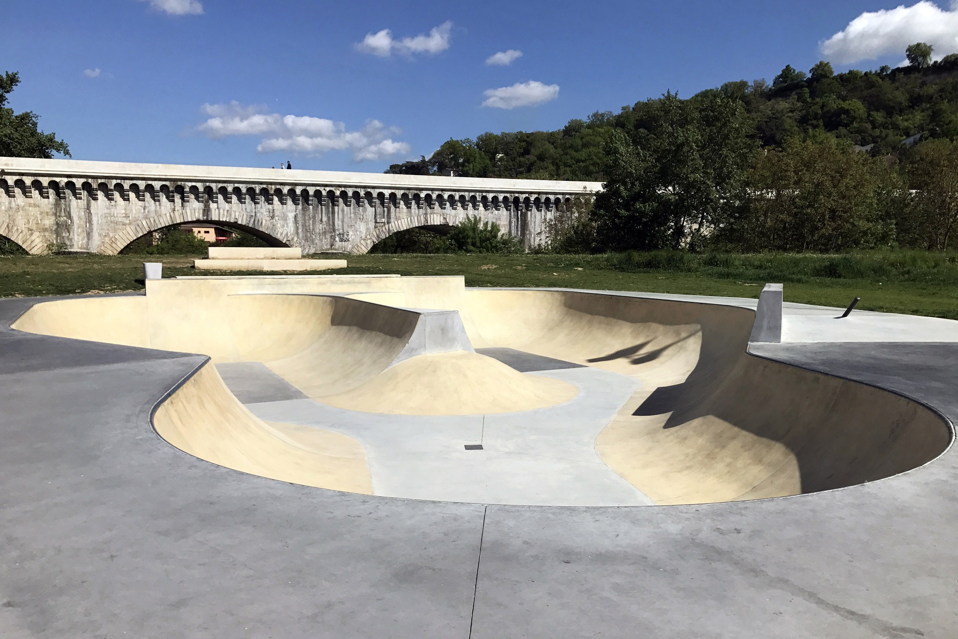 Le Pont Canal Skatepark Agen Skate Spot 4/5