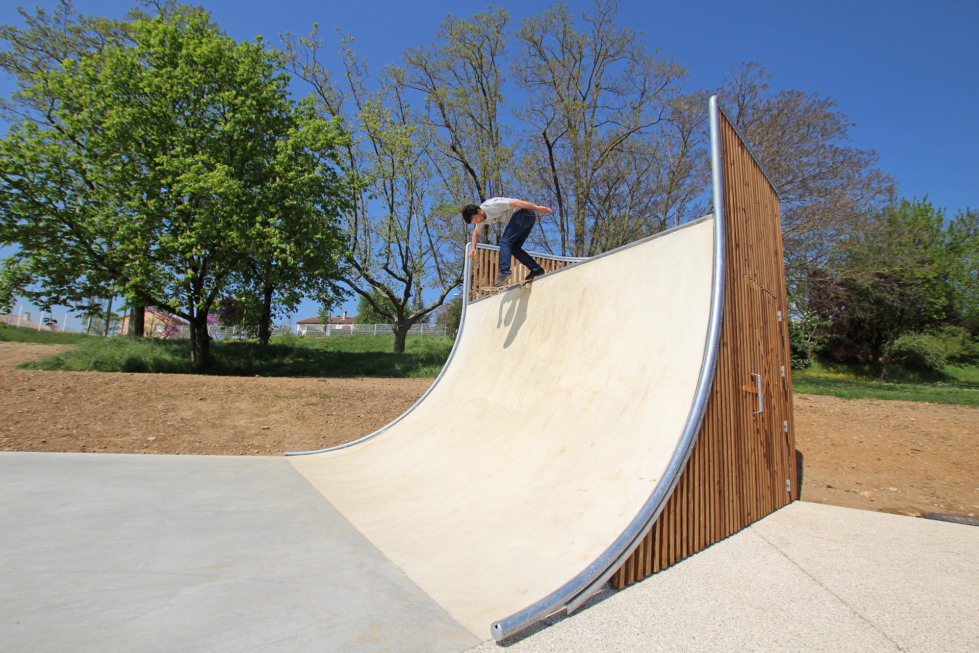 MJC Skatepark Saint Marcel lès Valence Skate Spot 3/5