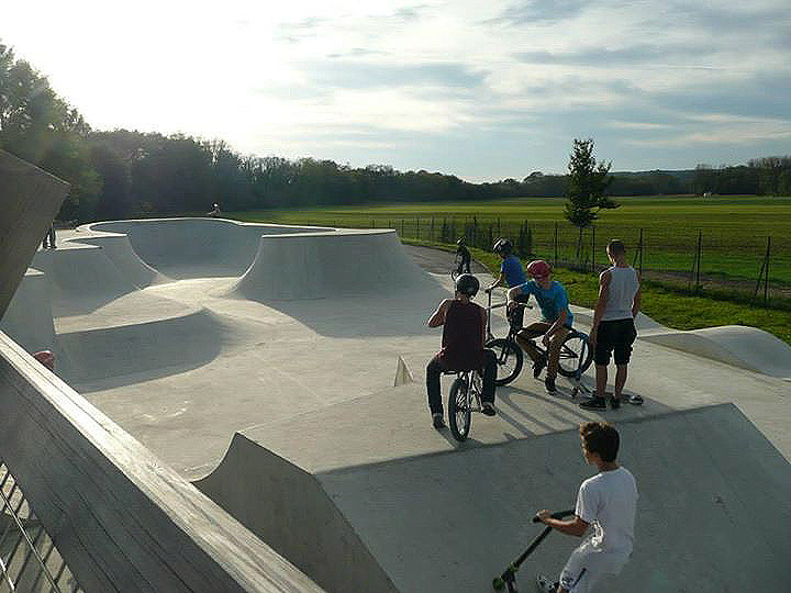 La Déchetterie Skatepark Domblans Skate Spot 3/5