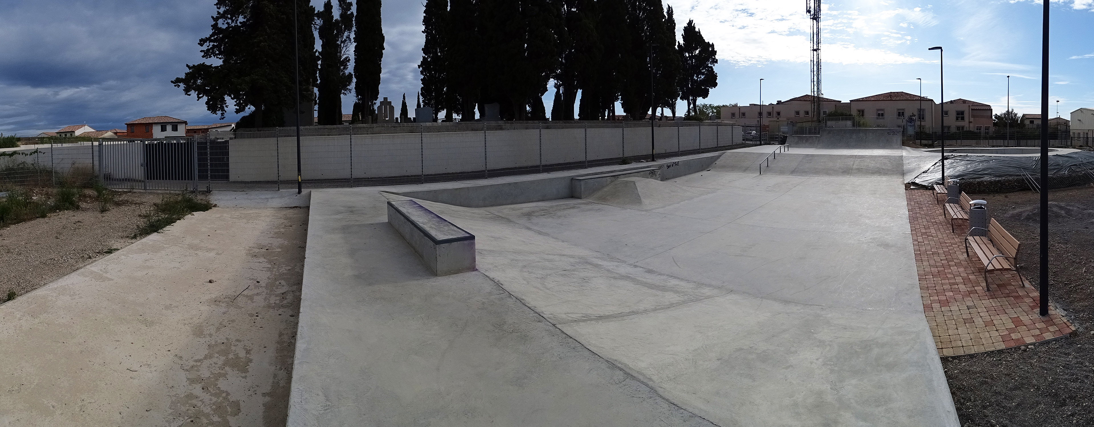 Cimetière Skatepark Vic la Gardiole Skate Spot 3/5