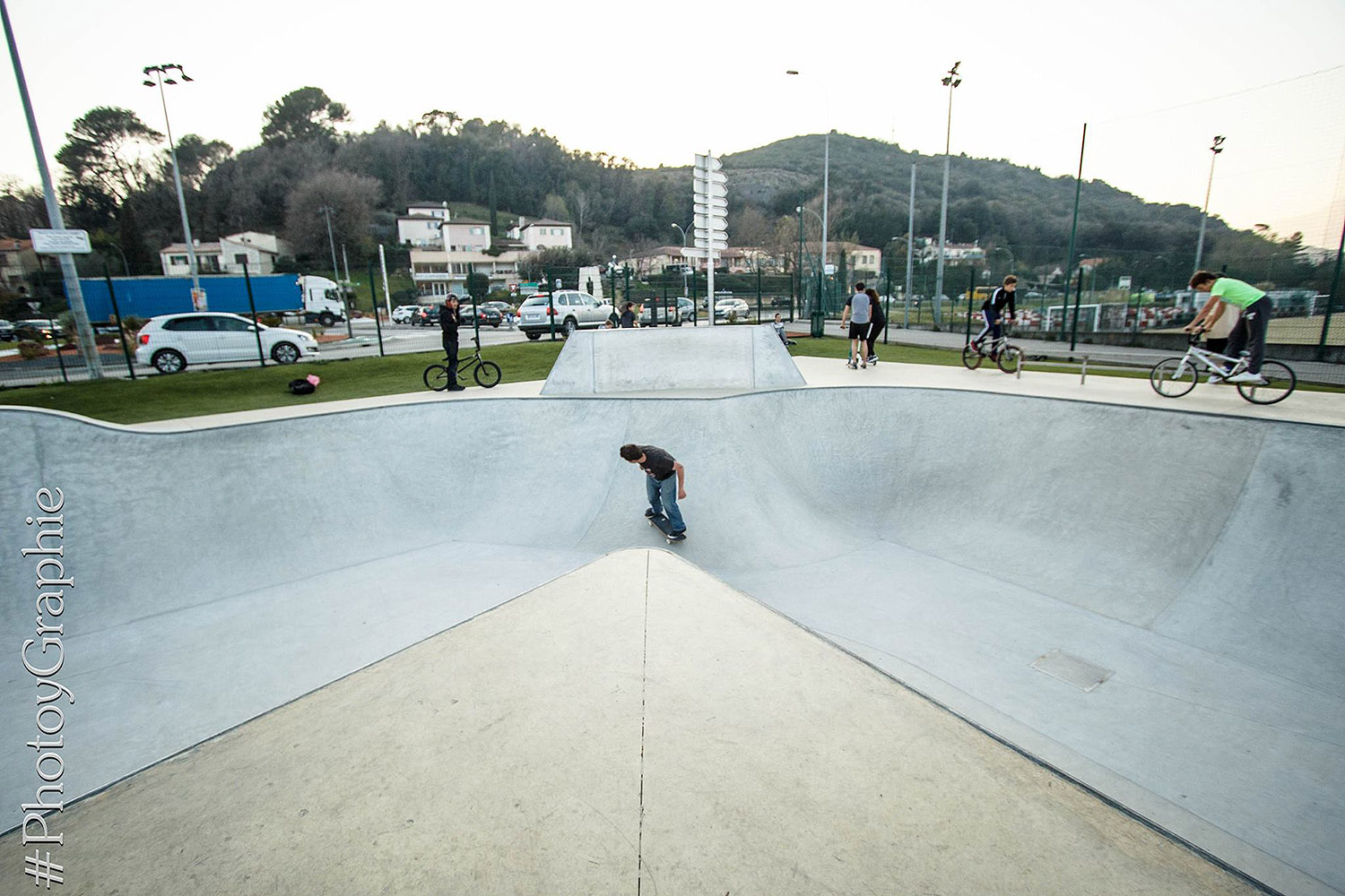 Parc des Sports Bowl Villeneuve-Loubet Skate Spot 3/5