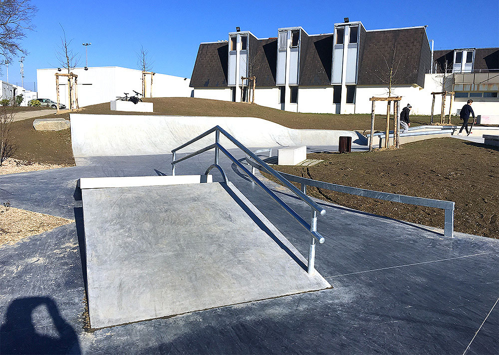 Collège Gérard Philipe Skatepark Carquefou Skate Spot 3/5
