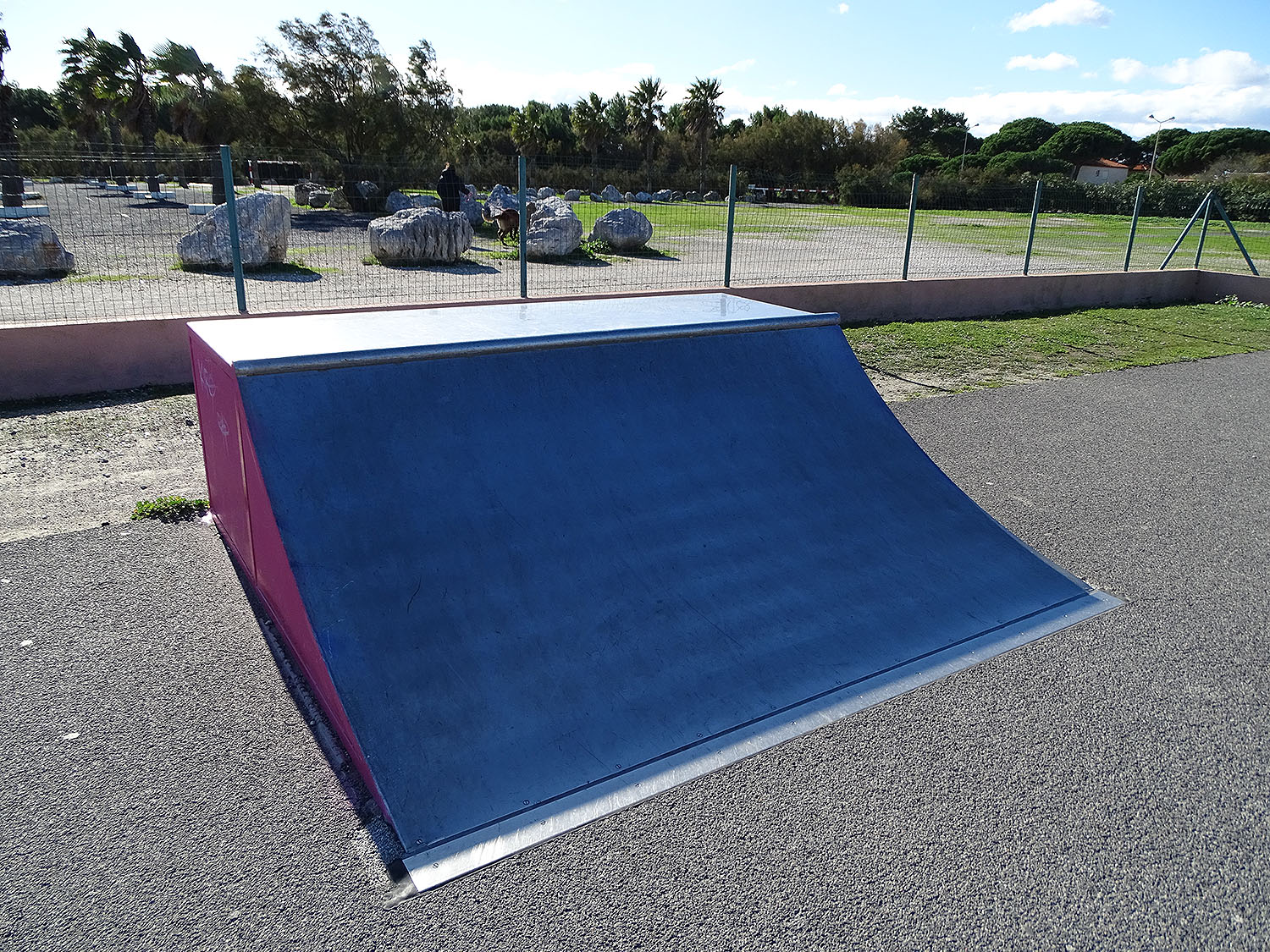 Quartier des mouettes Skatepark Sainte-Marie-la-Mer Skate Spot 2/5