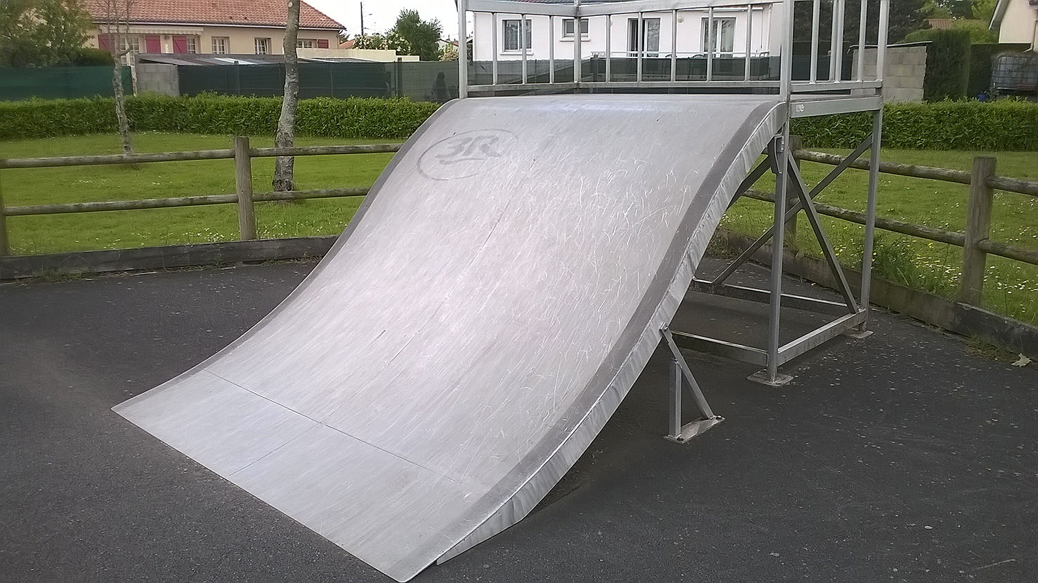 Le Longeron Skatepark Sèvremoine Skate Spot 2/5
