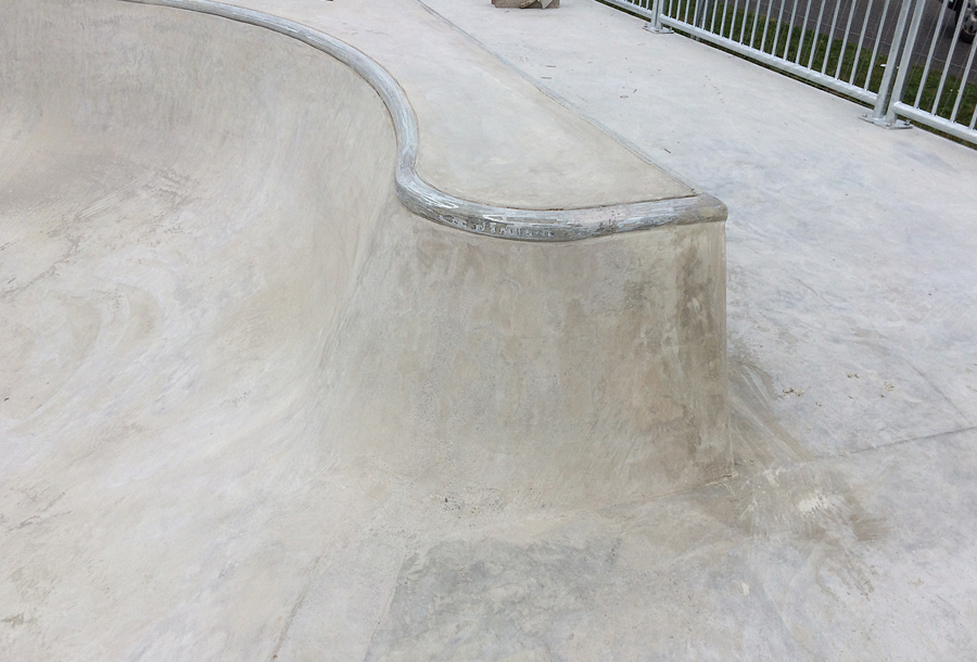 Gymnase Jules Vallès Skatepark Portet-sur-Garonne Skate Spot 3/5