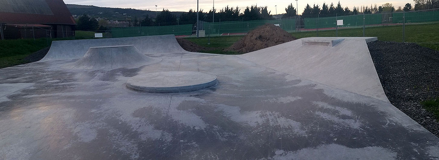 Plan d'Eau Skatepark Cournon d'Auvergne Skate Spot 3/5