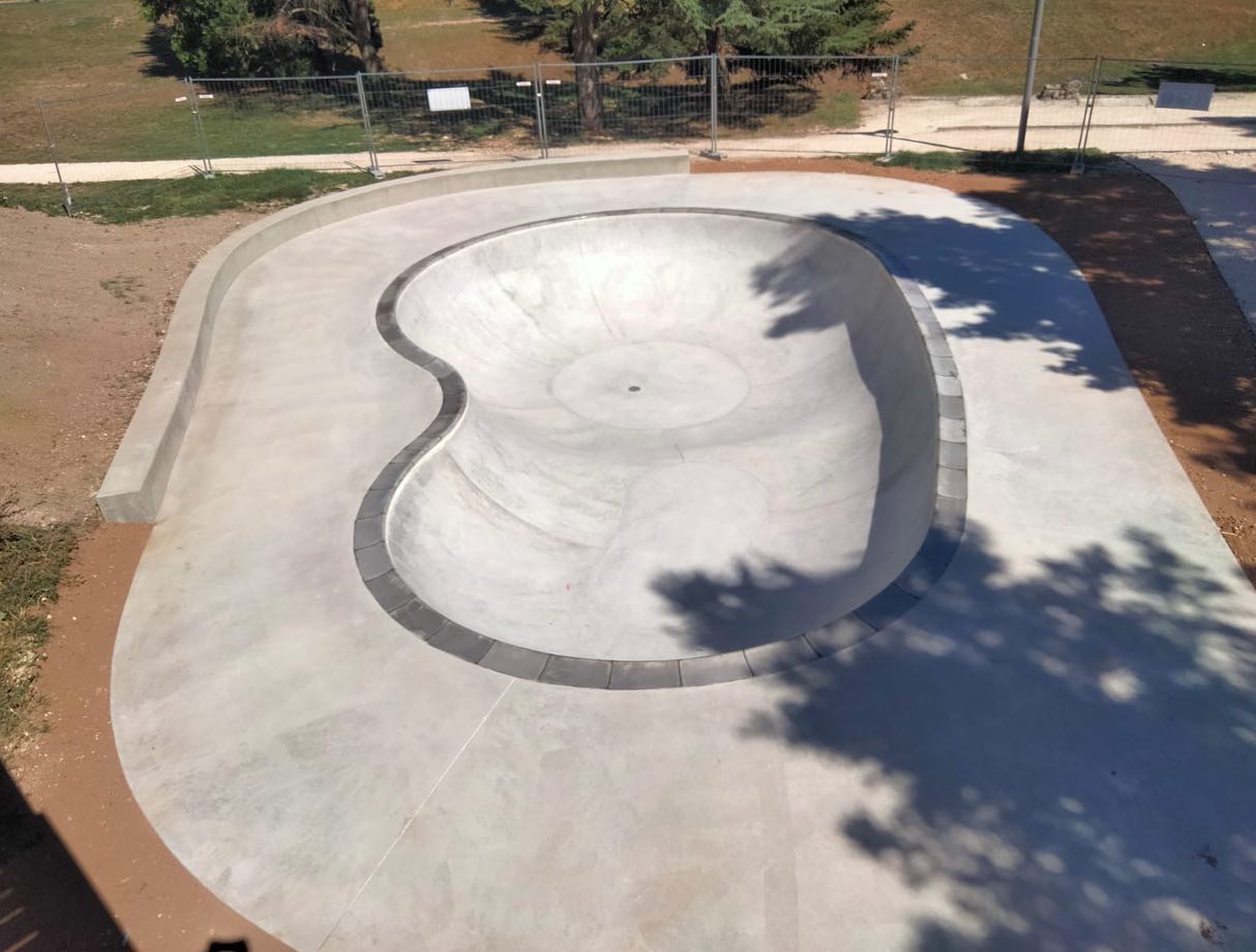 La Passerelle Bowl Issoudun Skate Spot 5/5