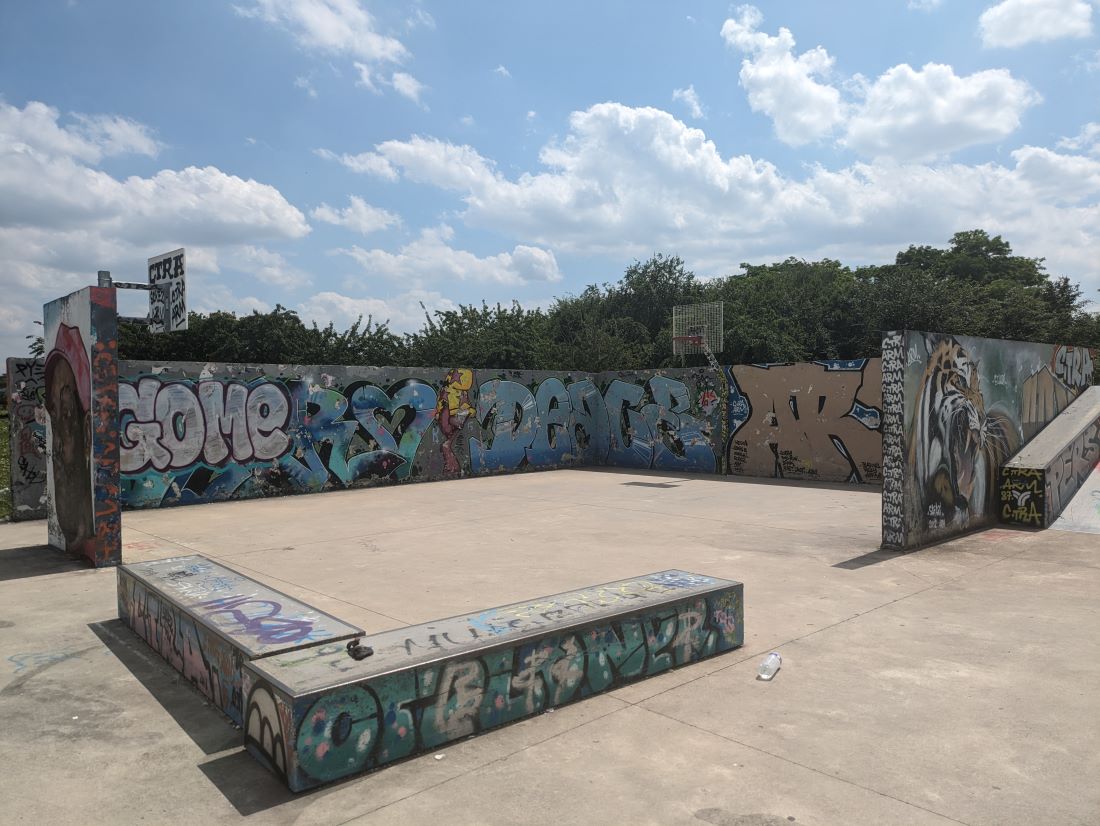 Blue Beach Skatepark Valenton Skate Spot 4/5