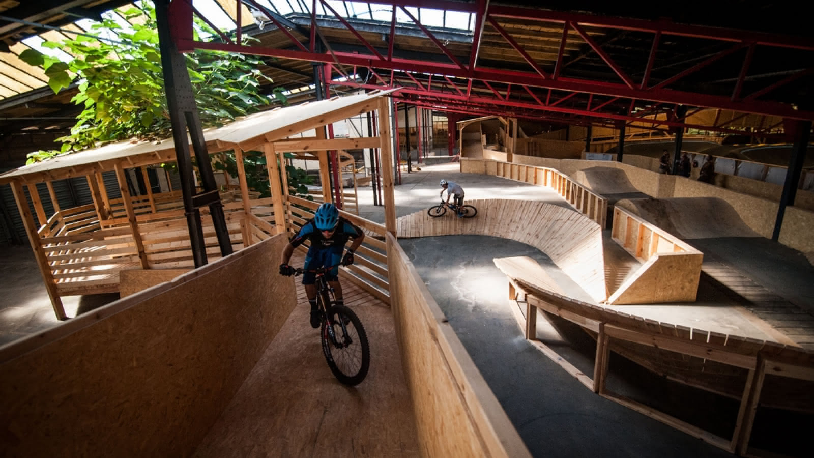Stride Indoor Bike Park Indoor Strasbourg Skate Spot 5/5