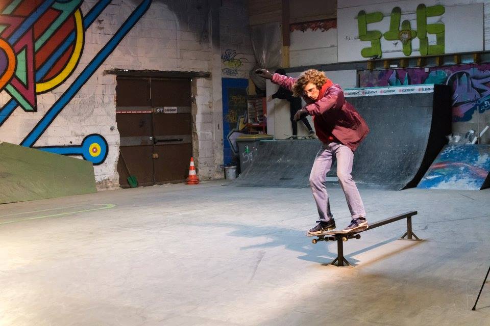 546 Indoor Villeneuve Saint Germain Skate Spot 4/5