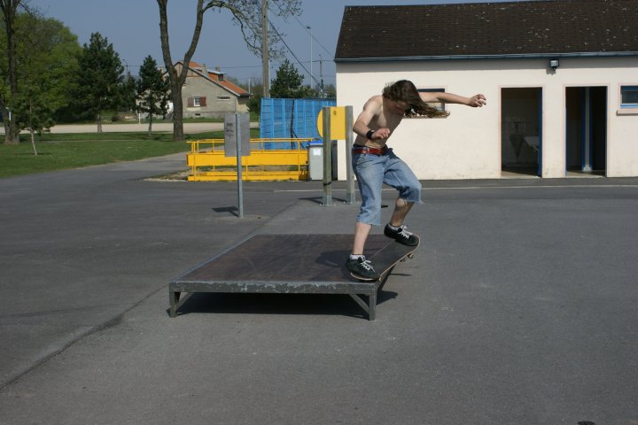 Le Quai Skatepark Château Thierry Skate Spot 2/5